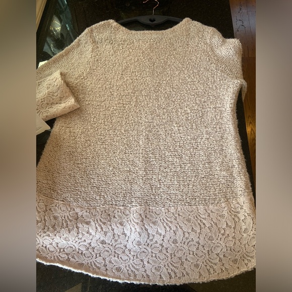 Chico’s Pink Boucle’ Sweater with Lace Trim Size 1 - Picture 4 of 10